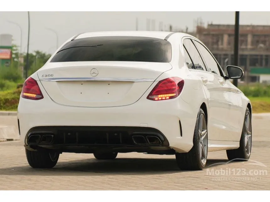 2017 Mercedes-Benz C200 AMG Line Sedan