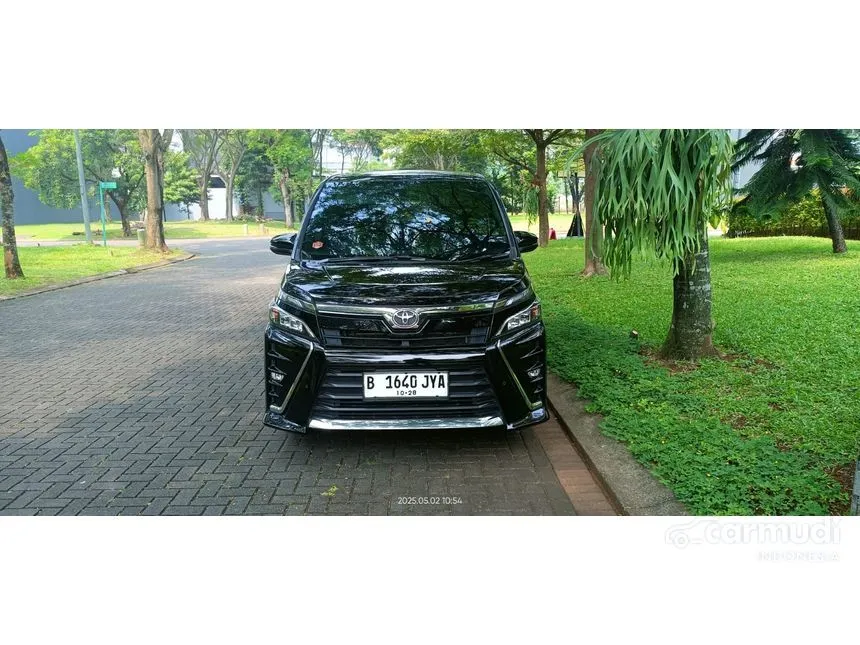 2018 Toyota Voxy MPV