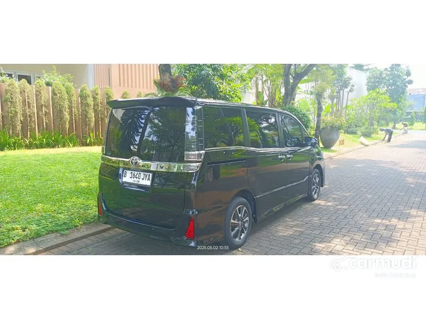 2018 Toyota Voxy MPV