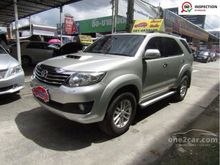 2011 Toyota Fortuner 3.0 (ปี 12-15) V Wagon AT