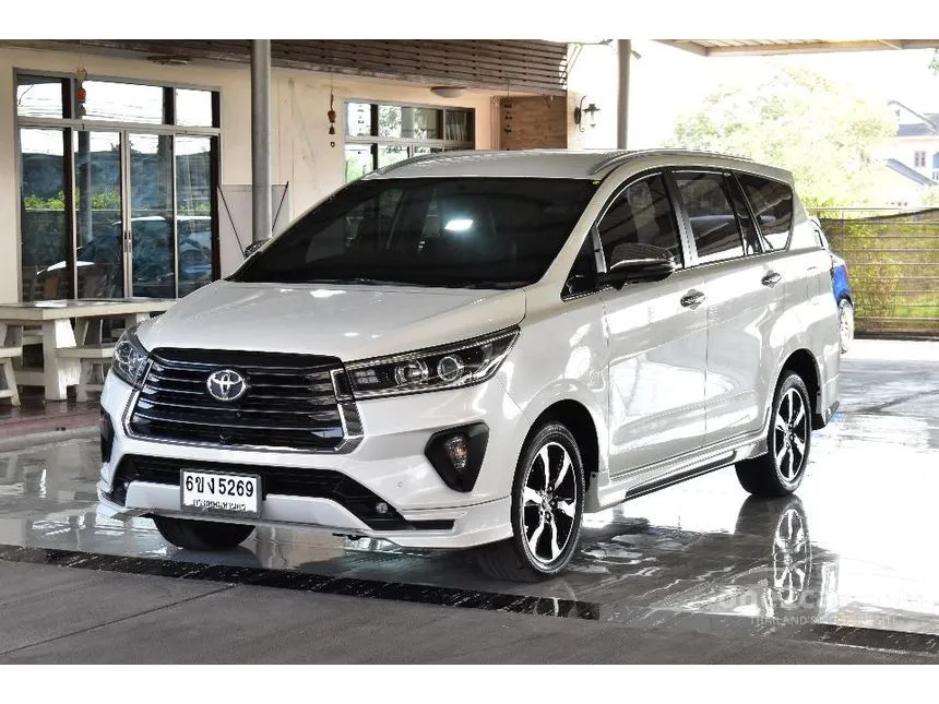 2022 Toyota INNOVA Crysta Premium Wagon