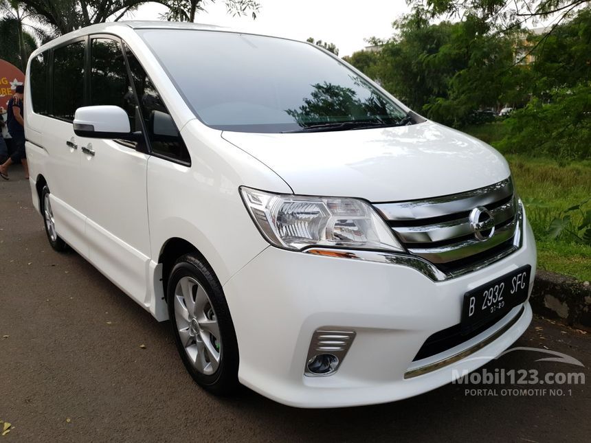 Nissan serena highway star