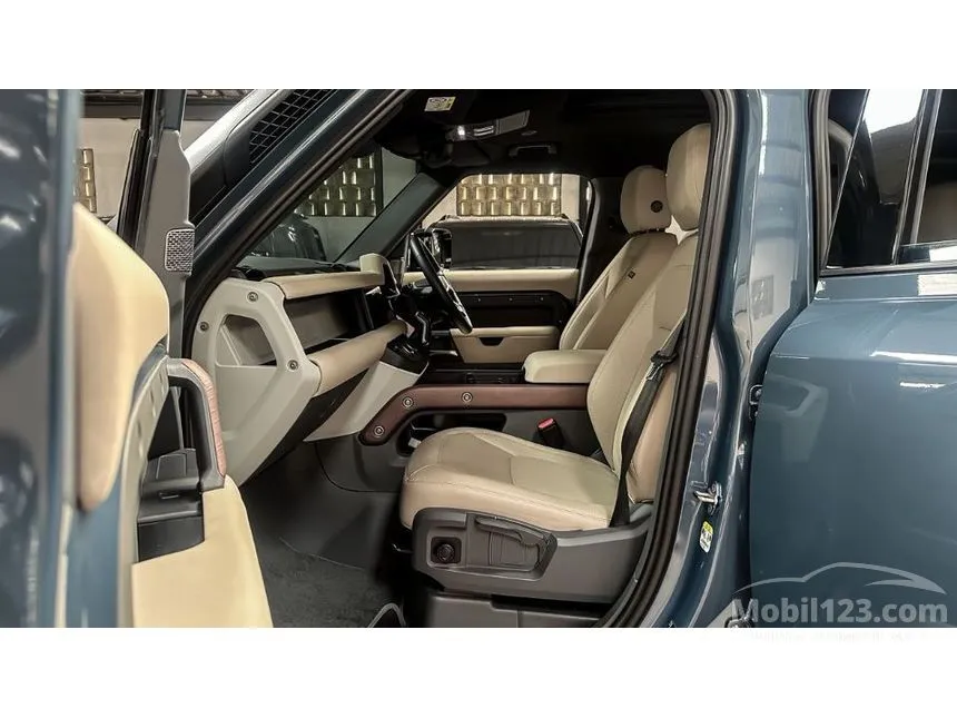 2022 Land Rover Defender 110 P400 Explorer Package SUV