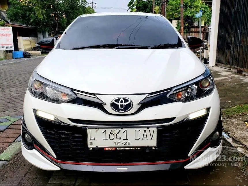 Jual Mobil Toyota Yaris 2018 TRD Sportivo Heykers 1.5 di Jawa Timur Automatic Hatchback Putih Rp 218.000.000