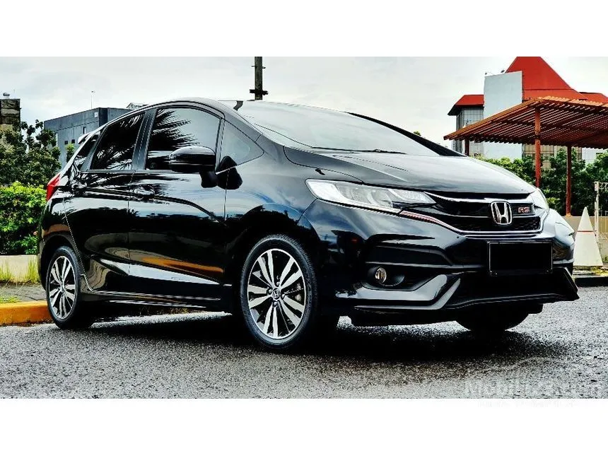 mobil honda jazz hitam