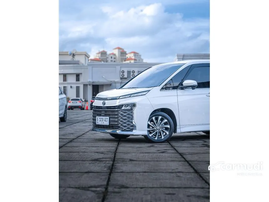 2023 Toyota Voxy (Premium Color) MPV