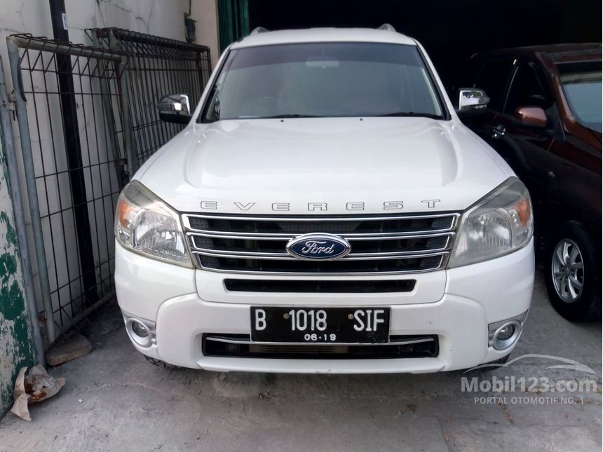  Jual  Mobil  Ford  Everest  2012 XLT XLT XLT 2 5 di DKI 