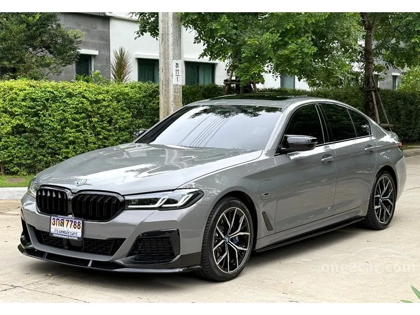 2022 BMW 530e M Sport Sedan