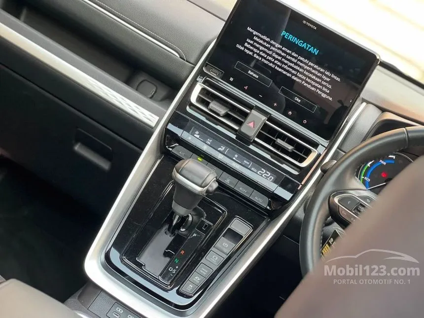 2023 Toyota Kijang Innova Zenix V HV (Premium Color) MPV