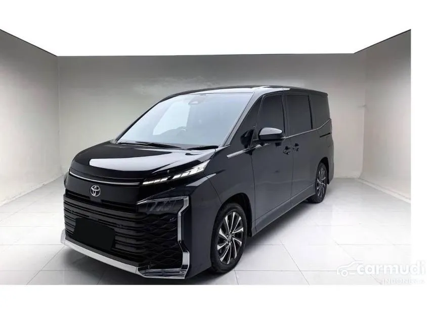 2023 Toyota Voxy (Premium Color) MPV