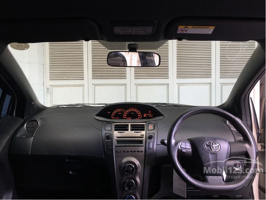 2013 Toyota Yaris S Hatchback