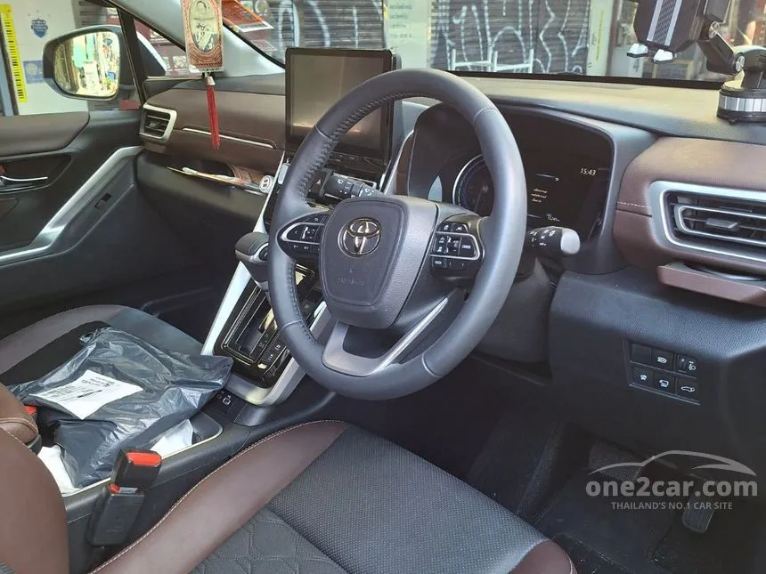 2025 Toyota INNOVA Zenix HEV Premium Wagon