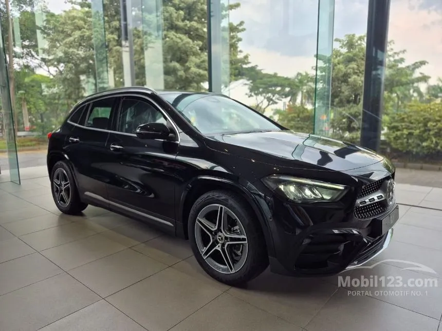 2025 Mercedes-Benz GLA200 AMG Line SUV
