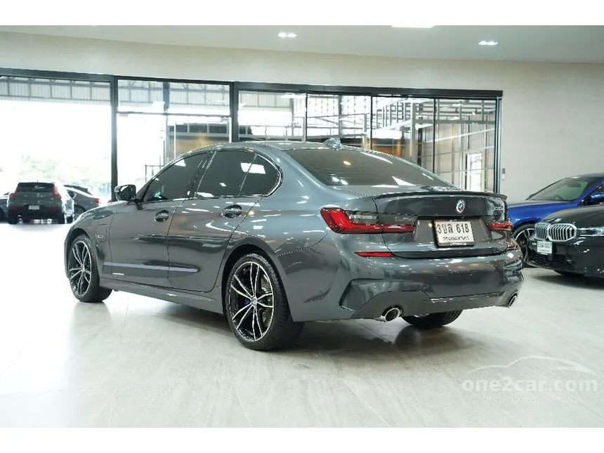 2023 BMW 330e M Sport Sedan