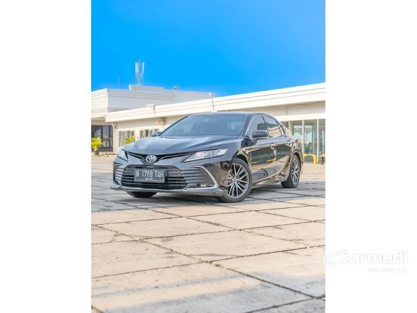 2022 Toyota Camry V Sedan