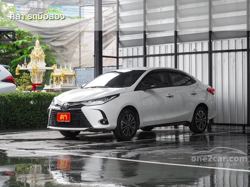 2022 Toyota Yaris Ativ Play Sport Premium Sedan