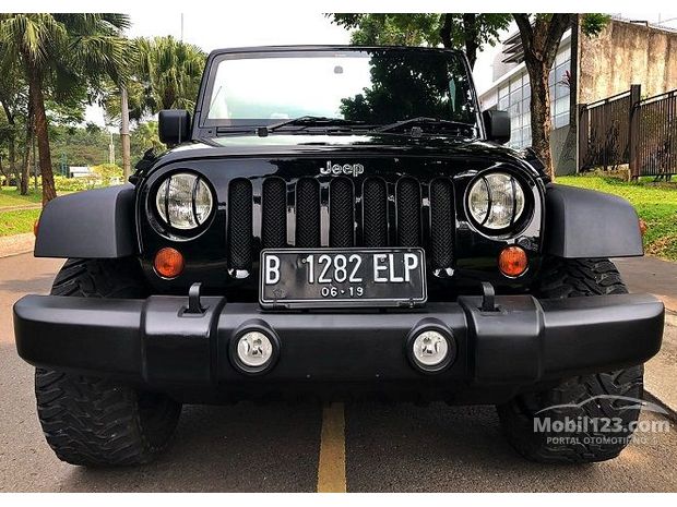 Jeep Wrangler Mobil Bekas Baru dijual di Indonesia 