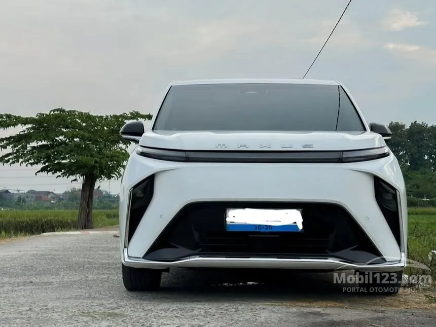 2026 MAXUS MIFA-9 Premium MPV