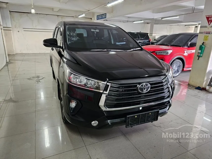 Jual Mobil Toyota Kijang Innova 2023 G 2.0 di Kalimantan Timur Manual MPV Hitam Rp 376.300.000