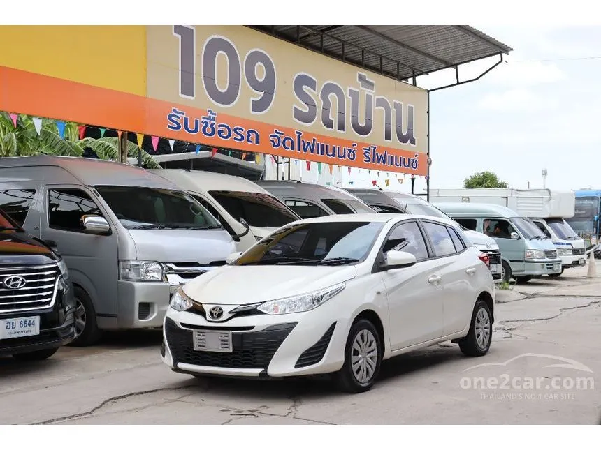 2018 Toyota YARIS J Hatchback