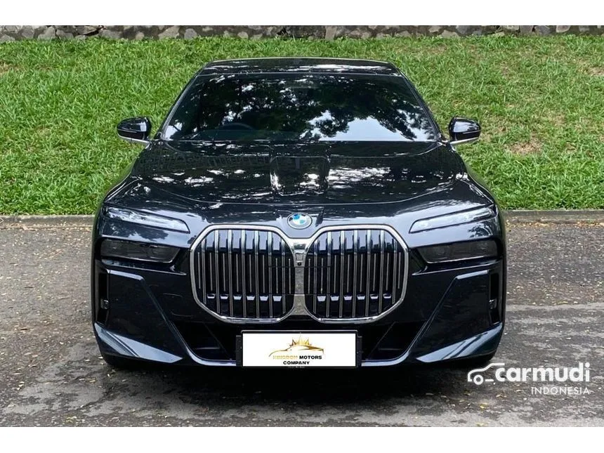 2023 BMW 735i M Sport Sedan