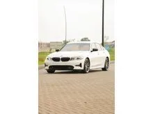 2020 BMW 320i 2.0 Sport Sedan (Faktur 2021) New Model White on Black Odo 32 Rb (TERMURAH)