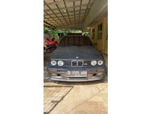 1989 BMW 3-Series sedan