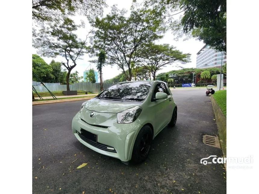 2010 Toyota iQ Hatchback