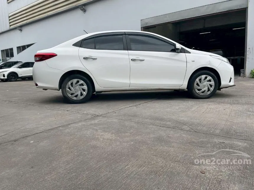2021 Toyota Yaris Ativ Entry Sedan