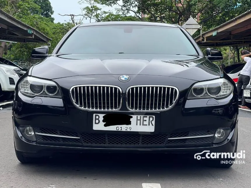 2013 BMW 520i Luxury Sedan