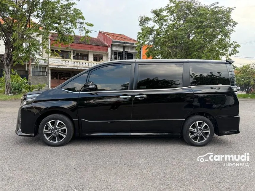 2018 Toyota Voxy MPV