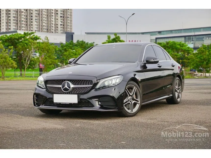 2019 Mercedes-Benz C300 AMG Line Sedan