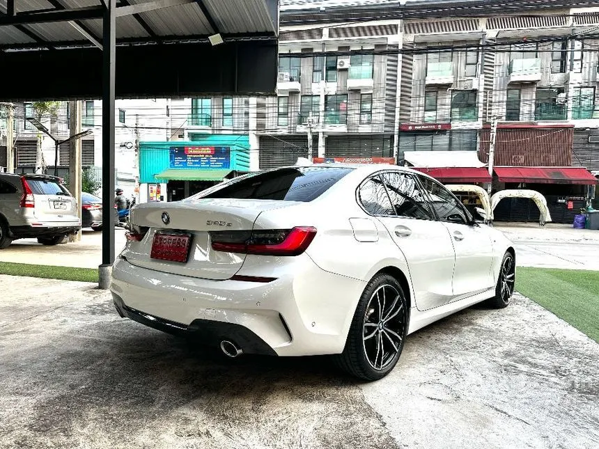 2021 BMW 330e M Sport Sedan