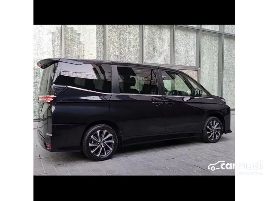 2025 Toyota Voxy (Premium Color) MPV
