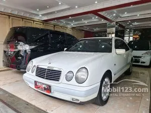 1997 Mercedes-Benz E230 2.3 Sedan