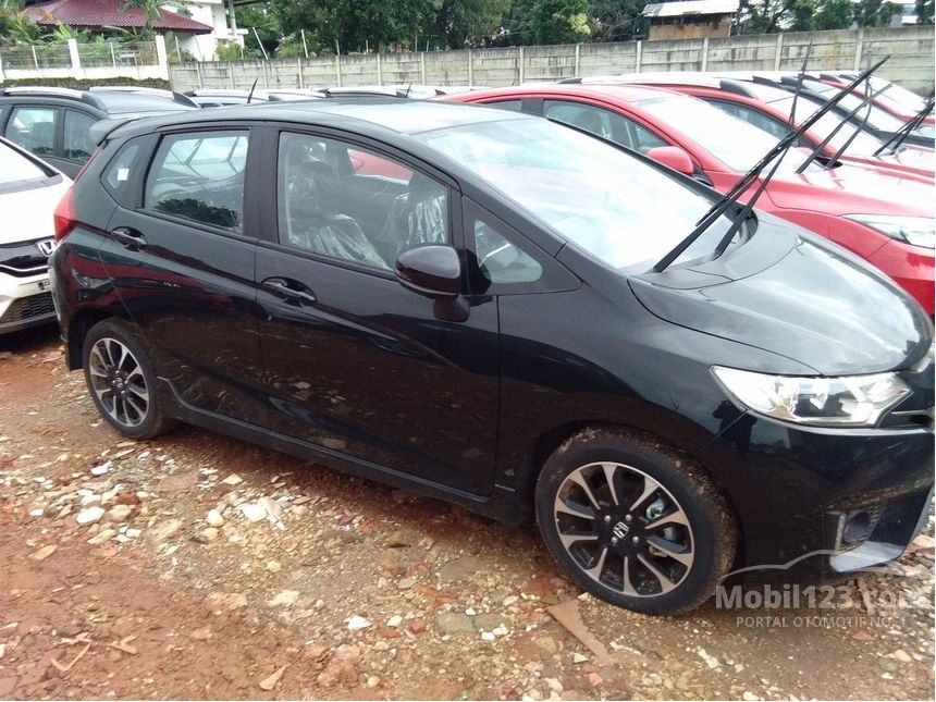 Jual Mobil Honda Jazz 2017 RS 1.5 di DKI Jakarta Automatic 