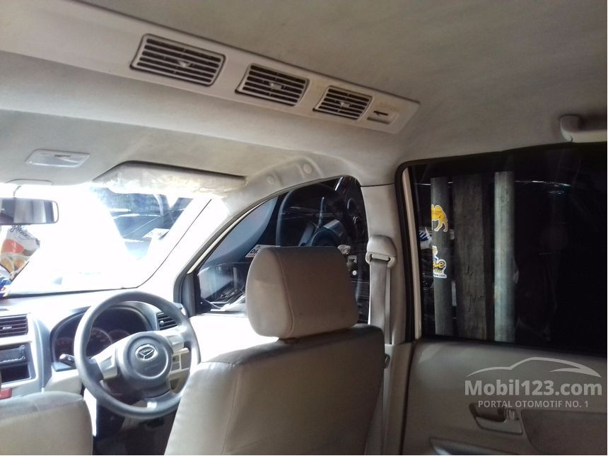 2014 Daihatsu Xenia X STD MPV