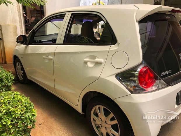 Honda Brio Mobil bekas dijual di Jawa-tengah Indonesia 