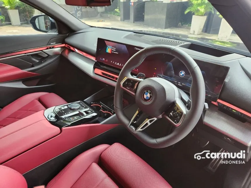 2025 BMW 520i M Sport Sedan