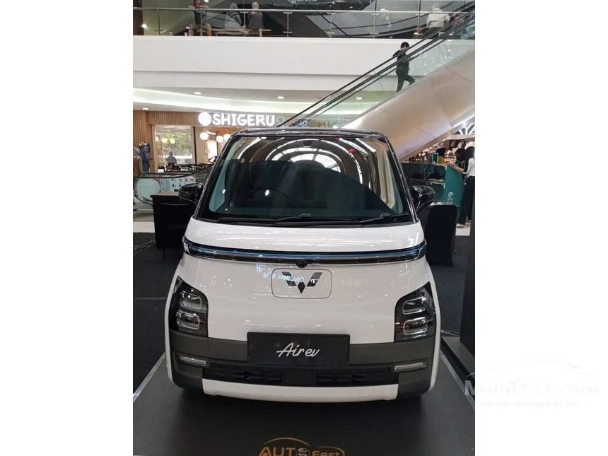 Jual Mobil Wuling EV 2024 Air ev Charging Pile Long Range di Banten Automatic Hatchback Putih Rp 302.500.000