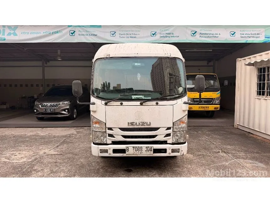 2022 Isuzu Elf NLR Truck