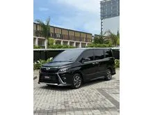 2021 Toyota Voxy 2.0 MPV Panoramic Sunroof Hitam 2022
