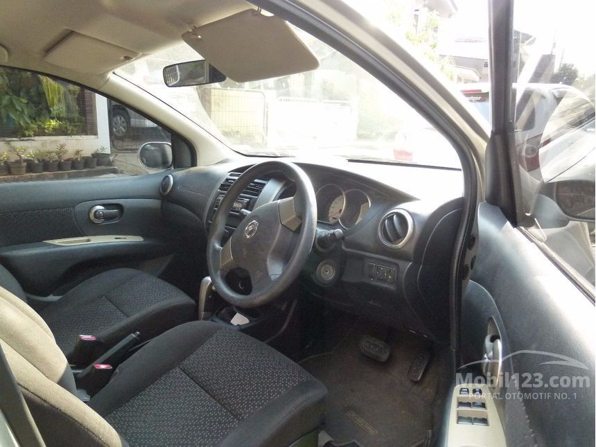 2012 Nissan Grand Livina XV MPV