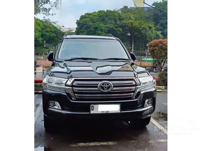 2020 Toyota Land Cruiser 200 VX SUV