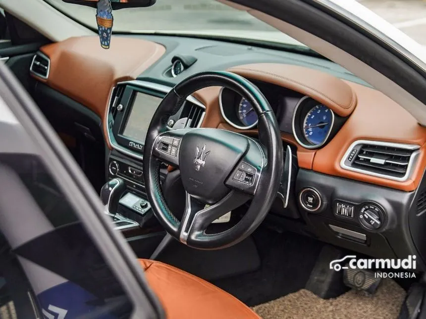 2015 Maserati Ghibli Sedan