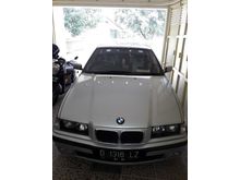 For sale : - BMW E36 323i tahun 1997 - Pajak baru banget bulan januari 2018 - Mesin alus kering 1600cc, AC merinding, velg standar BMW, kaki-kaki baru, spare part full orsinil BMW. Call/wa : 081214418680/082128600566 (Izzati)