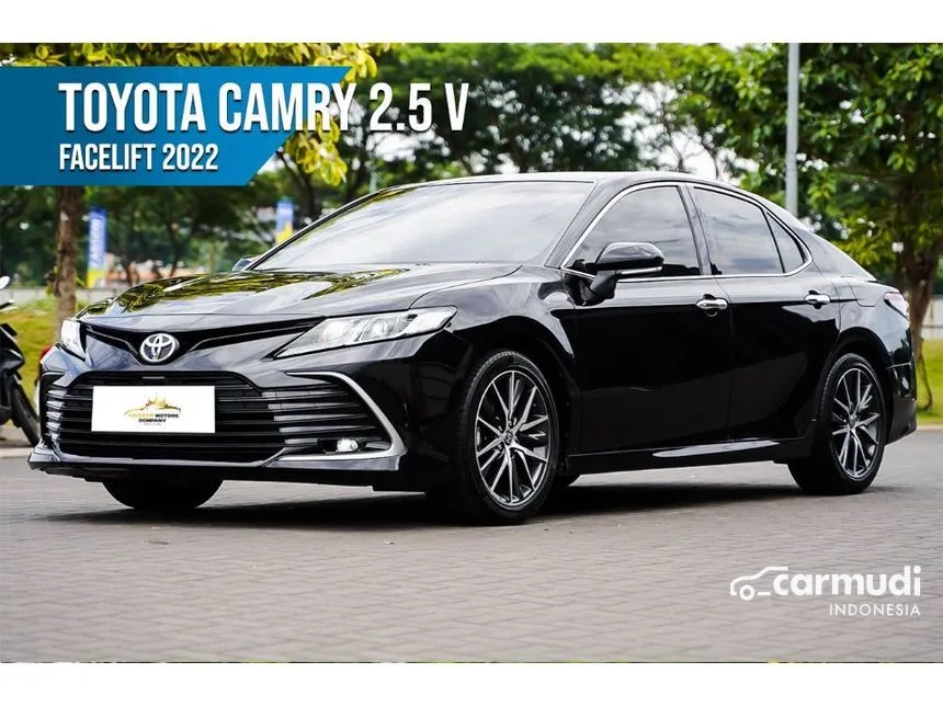 2022 Toyota Camry V Sedan