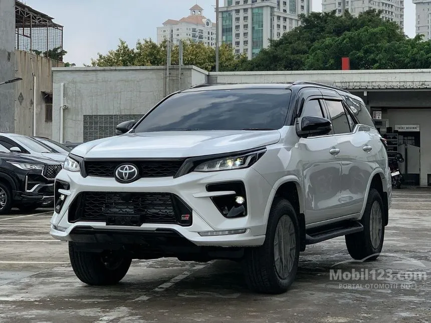 Jual Mobil Toyota Fortuner 2025 VRZ TSS GR Parts Aero Package 2.8 di DKI Jakarta Automatic SUV Putih Rp 641.700.000