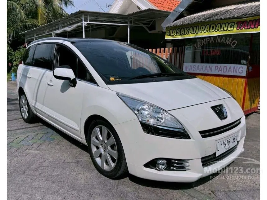 Jual Mobil Peugeot 5008 2012 Premium Pack 1.6 di Jawa Timur Automatic MPV Putih Rp 175.000.000