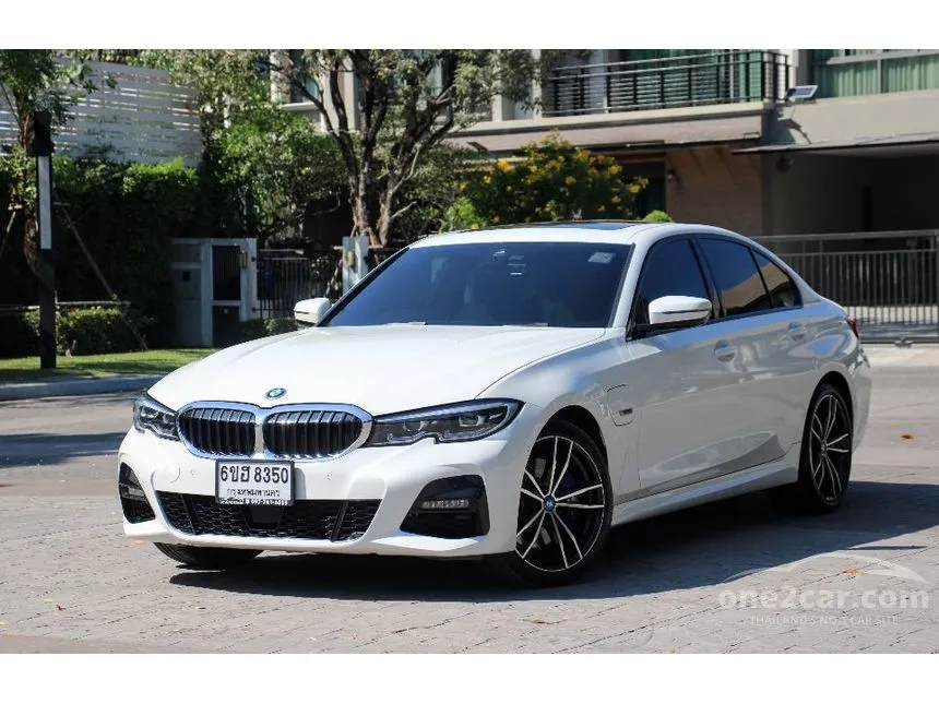 2023 BMW 330e M Sport Sedan